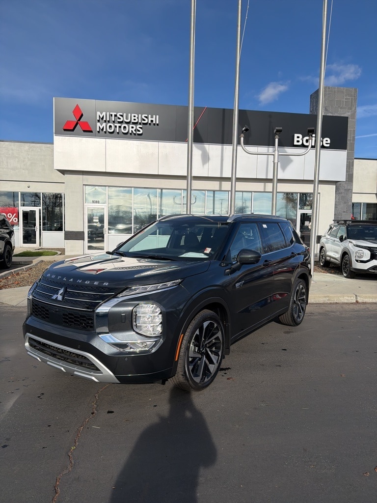 2025 Mitsubishi Outlander Plug-in Hybrid SEL's photo