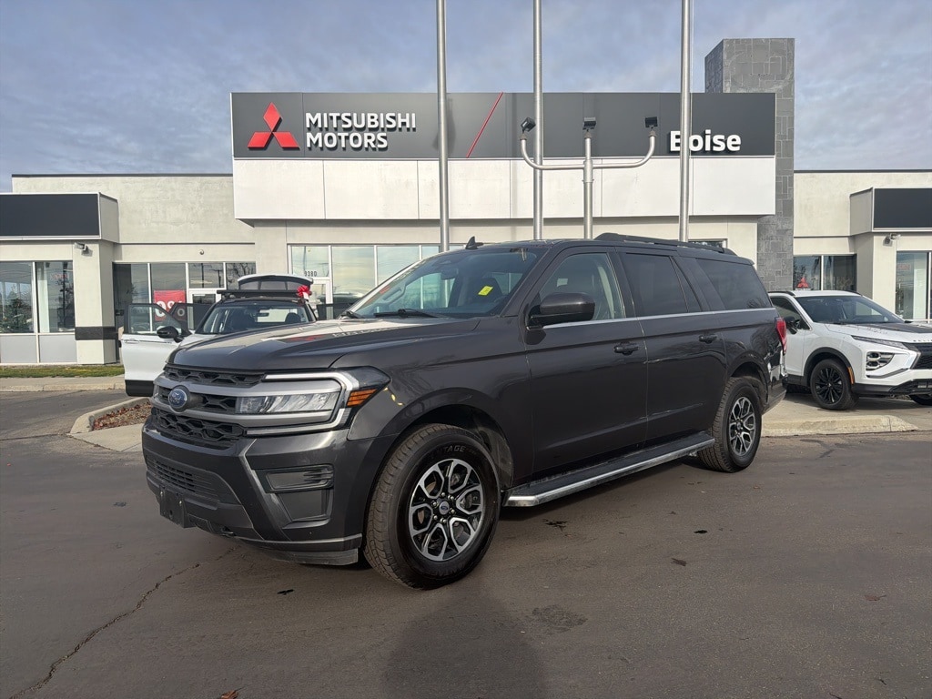 2023 Ford Expedition XLT's photo