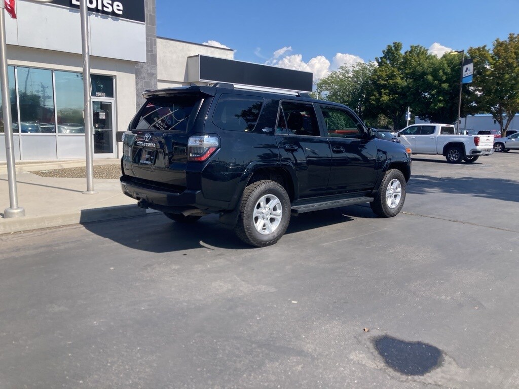 2024 Toyota 4Runner SR5 photo 4