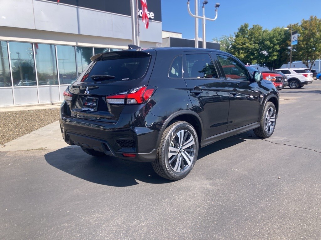 2025 Mitsubishi Outlander Sport ES SE LE photo 3
