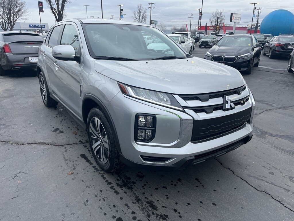 2024 Mitsubishi Outlander Sport ES LE SE photo 2