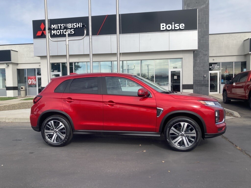 2025 Mitsubishi Outlander Sport SE photo 2