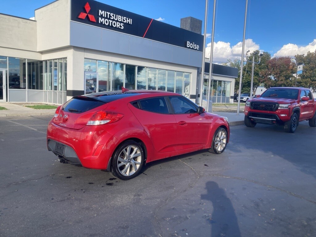 2016 Hyundai Veloster Base photo 3