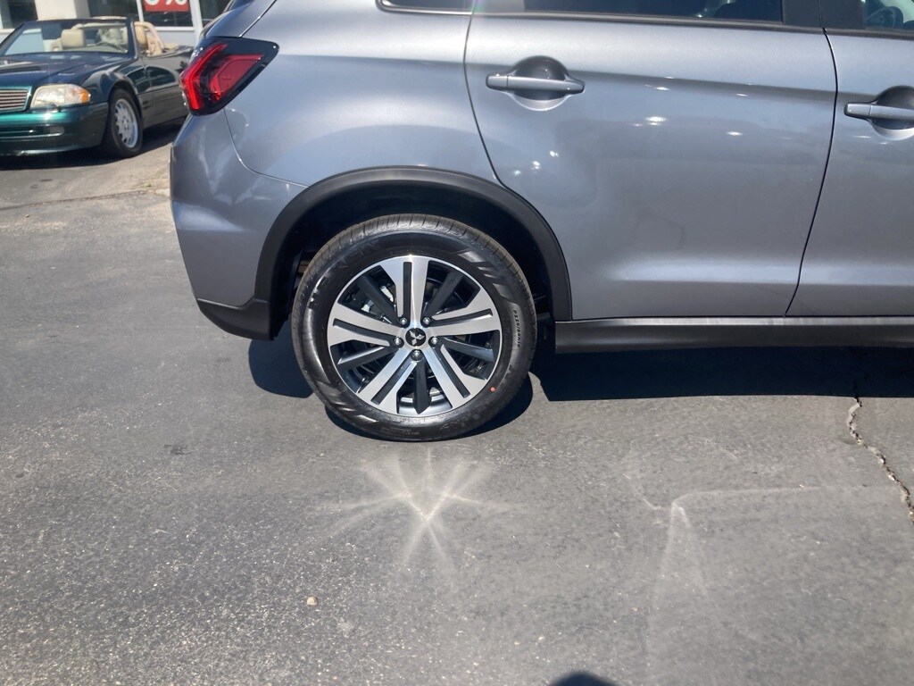 2025 Mitsubishi Outlander Sport ES SE LE photo 3