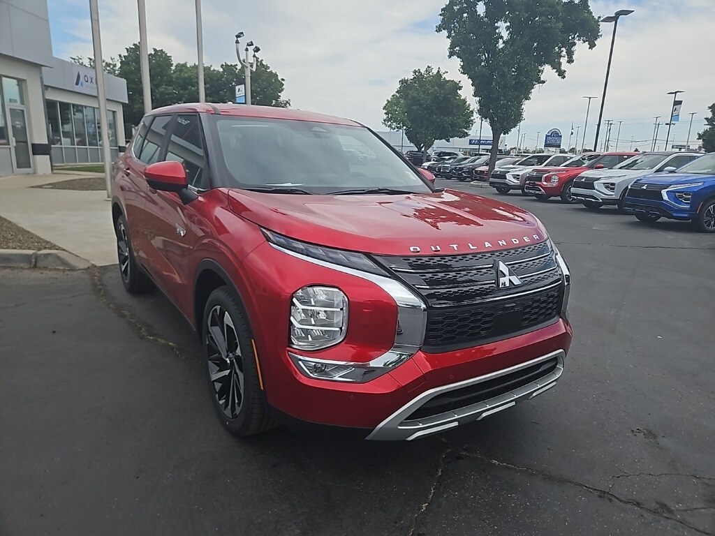 2025 Mitsubishi Outlander PHEV SE photo 3
