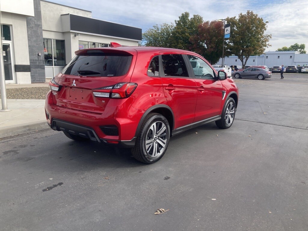 2025 Mitsubishi Outlander Sport SE photo 3