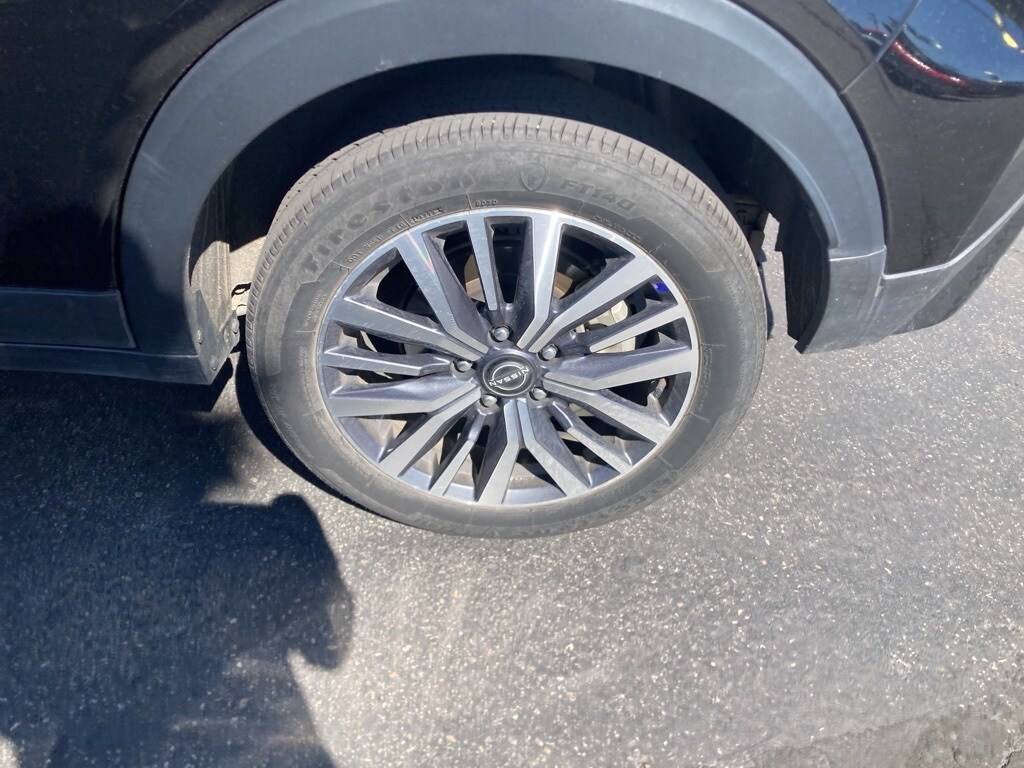 2024 Nissan Kicks SV photo 2
