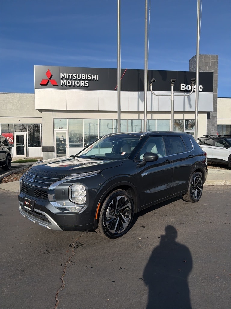 2025 Mitsubishi Outlander Plug-in Hybrid SEL's photo