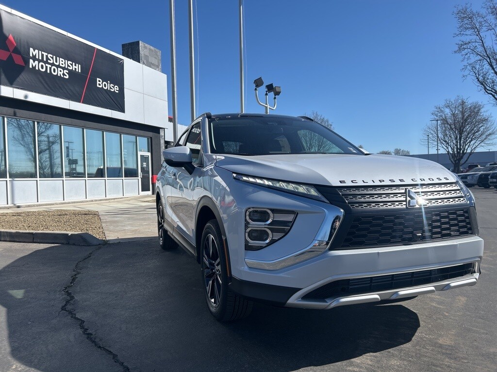 2025 Mitsubishi Eclipse Cross SE photo 3