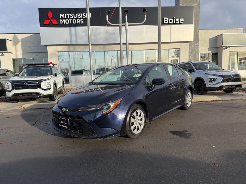 2023 Toyota Corolla LE's photo