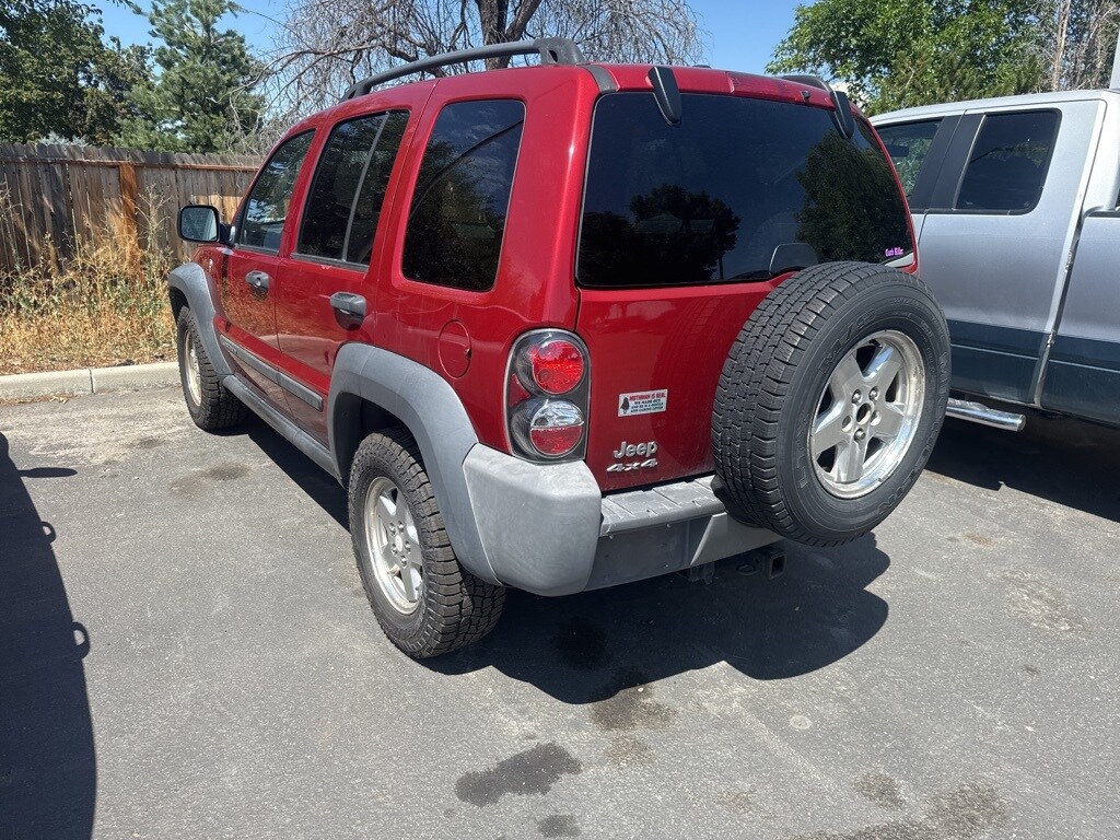 2006 Jeep Liberty Sport photo 2