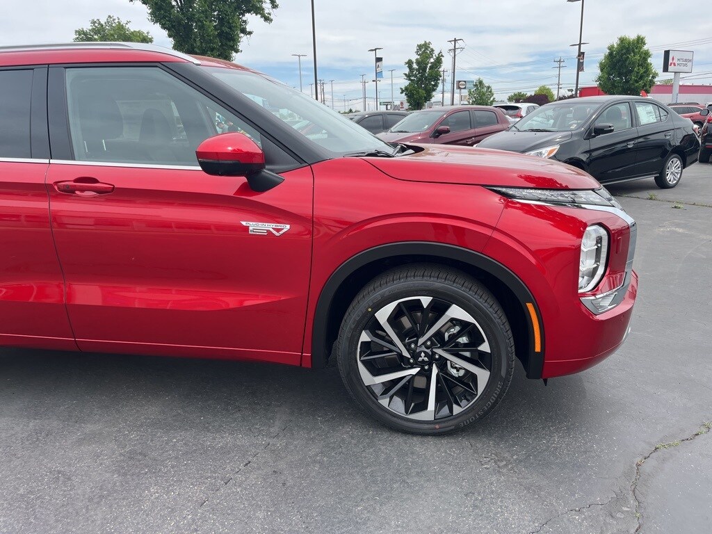 2025 Mitsubishi Outlander PHEV SEL photo 4
