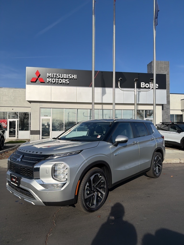 2025 Mitsubishi Outlander Plug-in Hybrid SE's photo