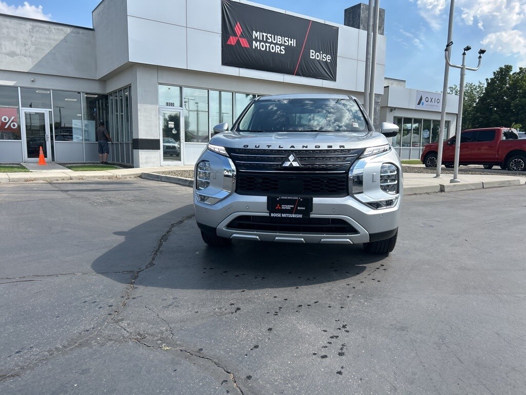 2025 Mitsubishi Outlander PHEV SE photo 2