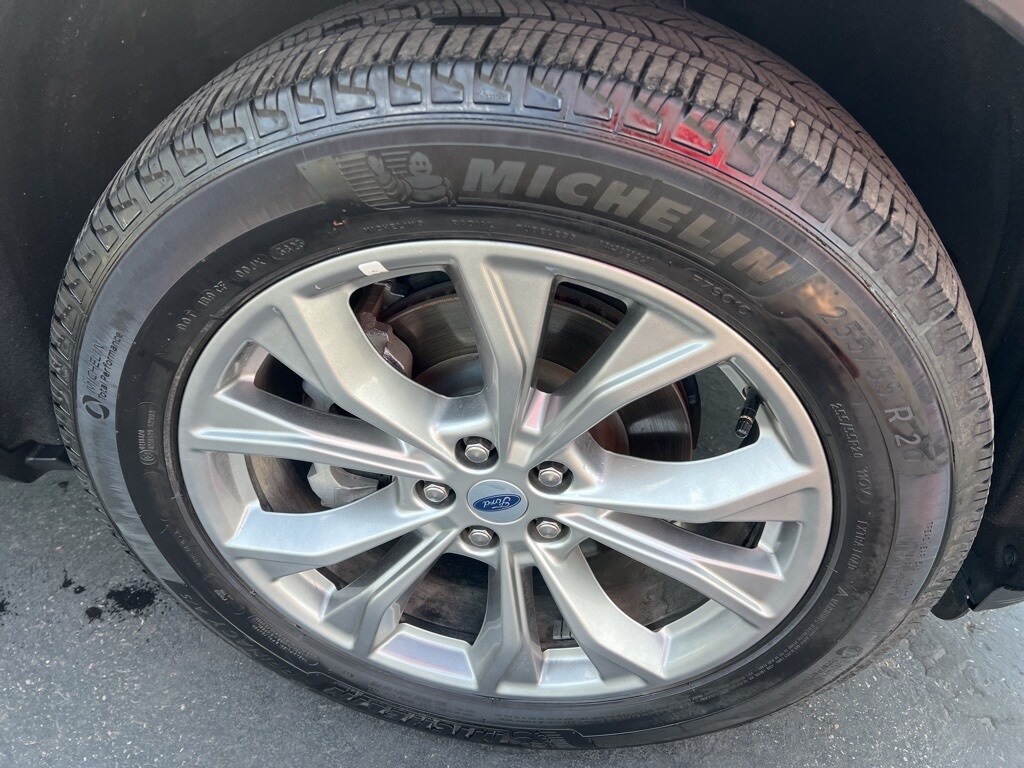 2023 Ford Explorer Limited photo 3