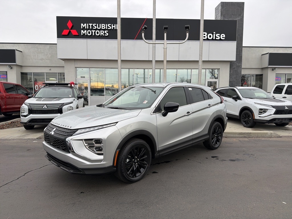2026 Mitsubishi Eclipse Cross LE's photo