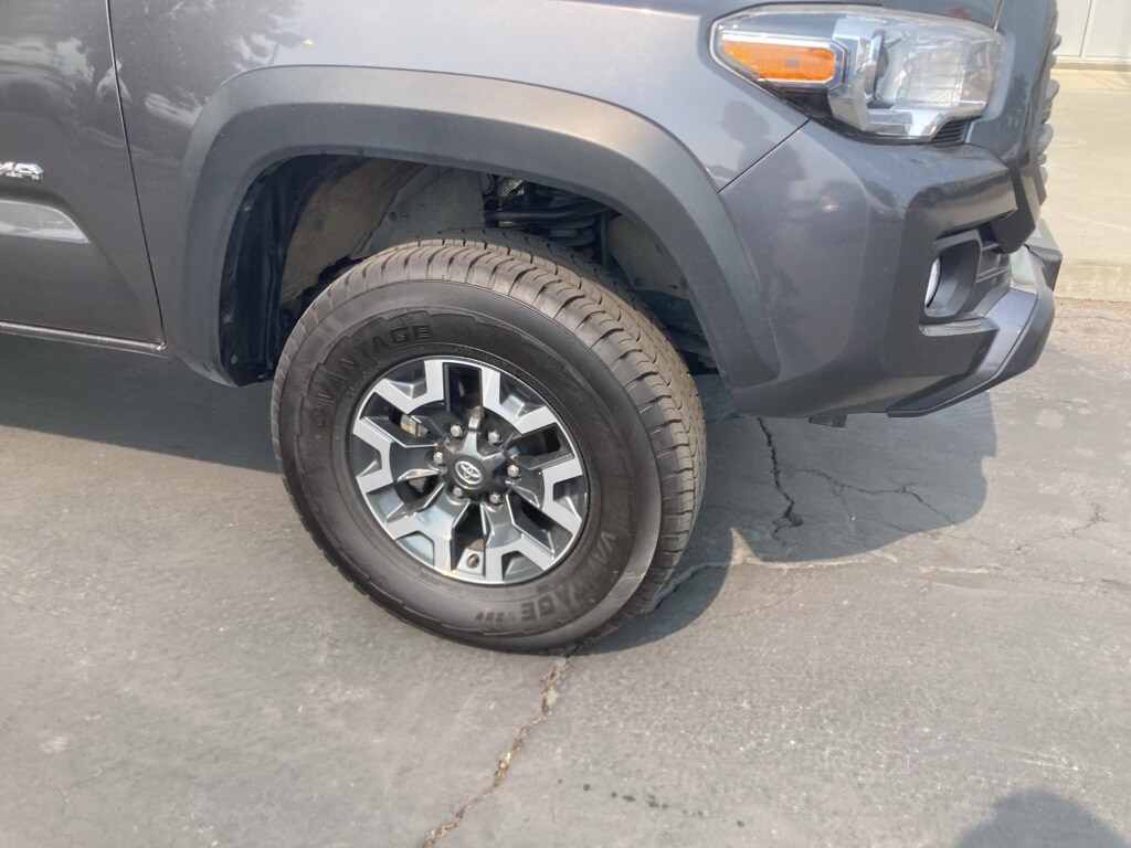 2023 Toyota Tacoma V6 photo 3