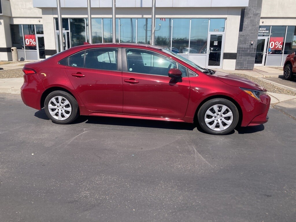 2024 Toyota Corolla LE photo 3