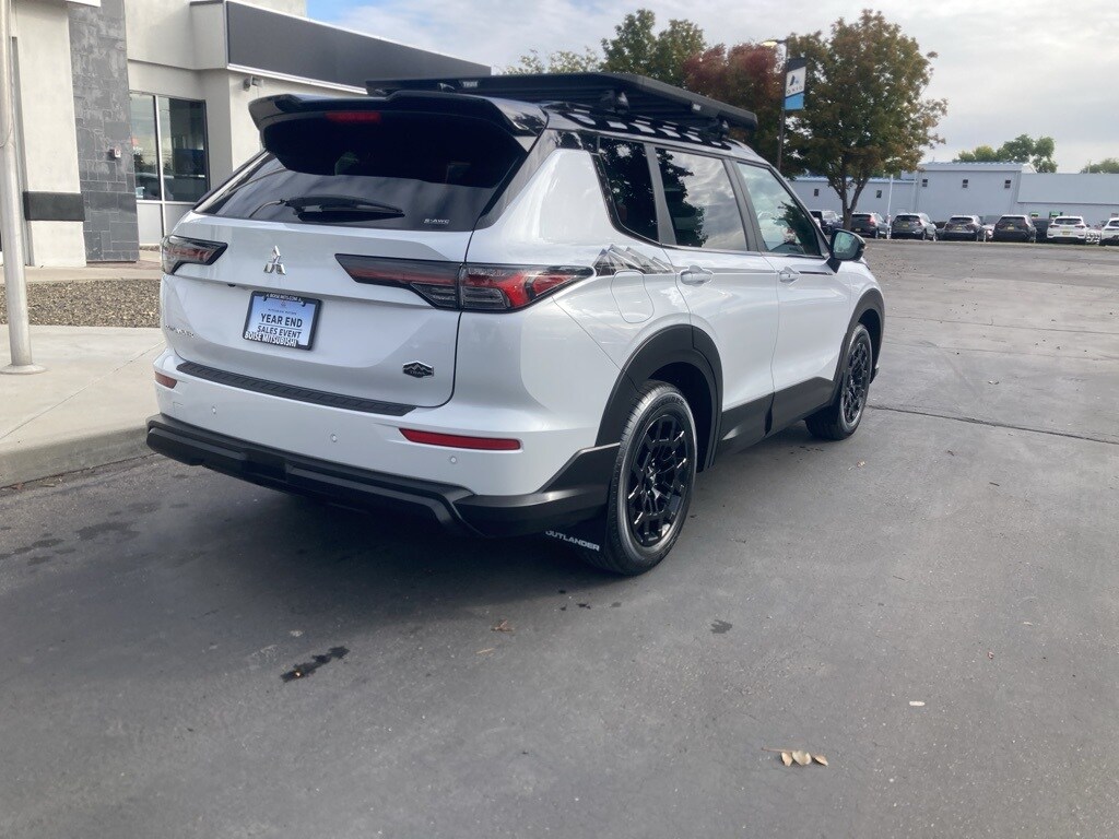 2025 Mitsubishi Outlander SE Ralliart photo 3