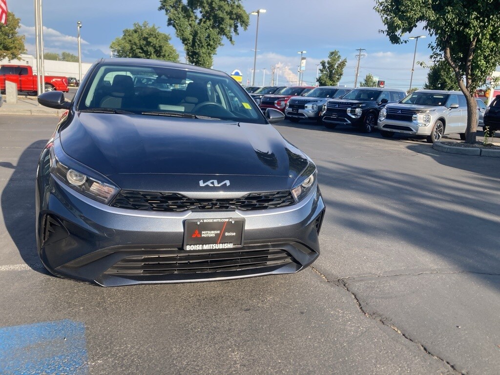 2023 Kia Forte LXS photo 2