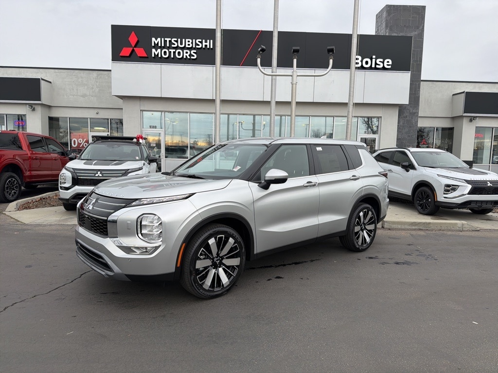 2025 Mitsubishi Outlander SE's photo