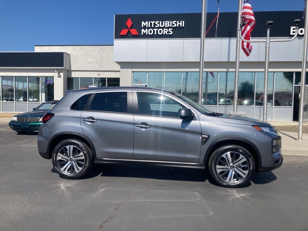 2025 Mitsubishi Outlander Sport ES SE LE photo 2