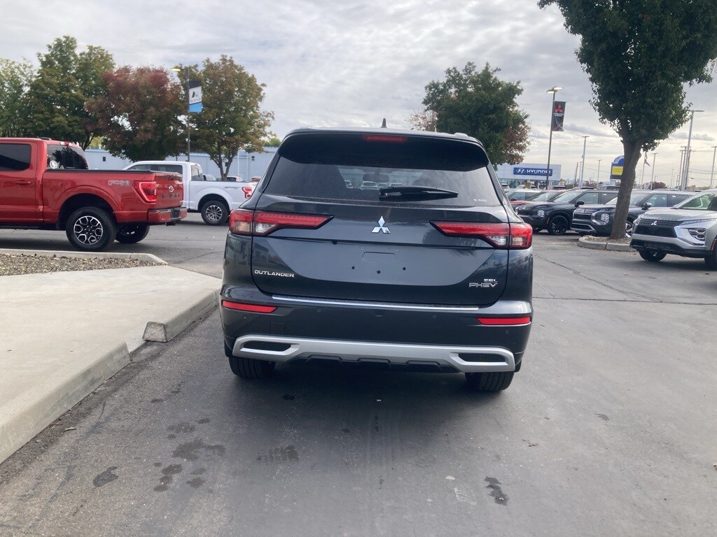 2025 Mitsubishi Outlander PHEV SEL photo 4
