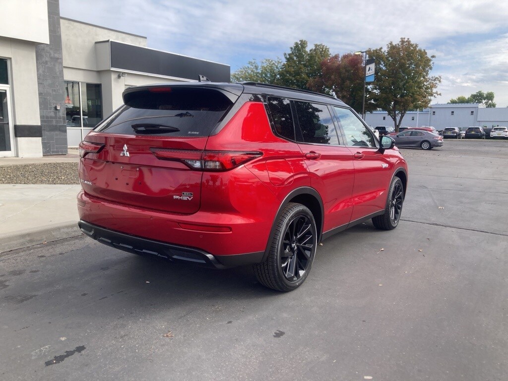 2025 Mitsubishi Outlander PHEV SEL photo 3