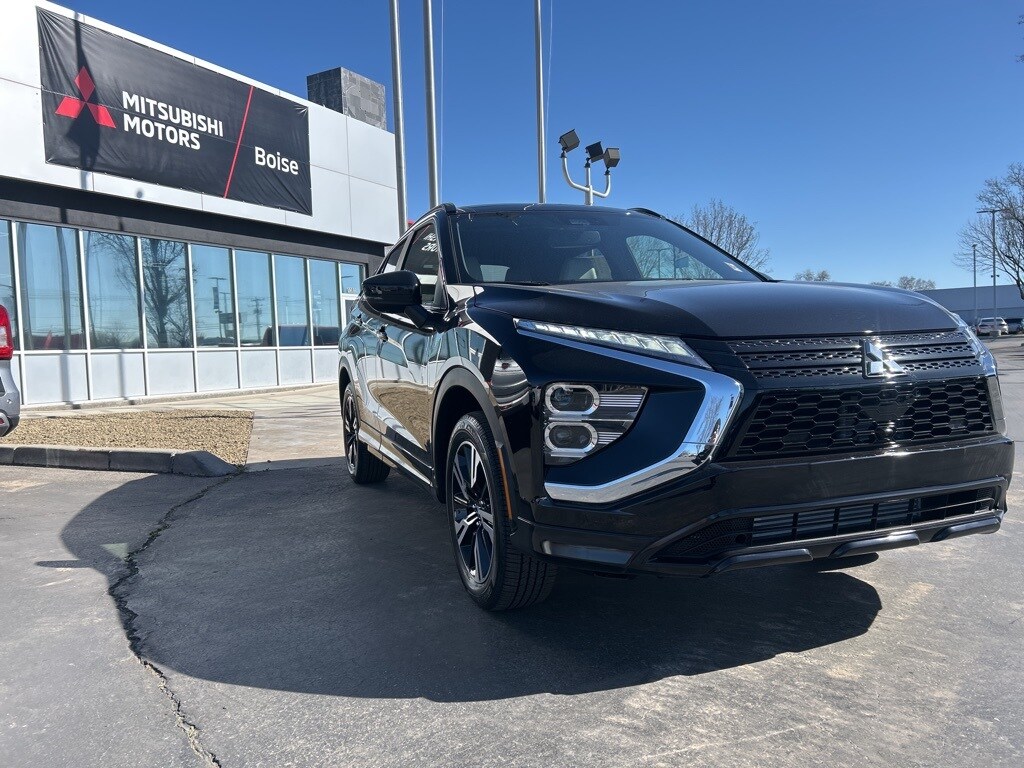 2025 Mitsubishi Eclipse Cross SEL photo 3