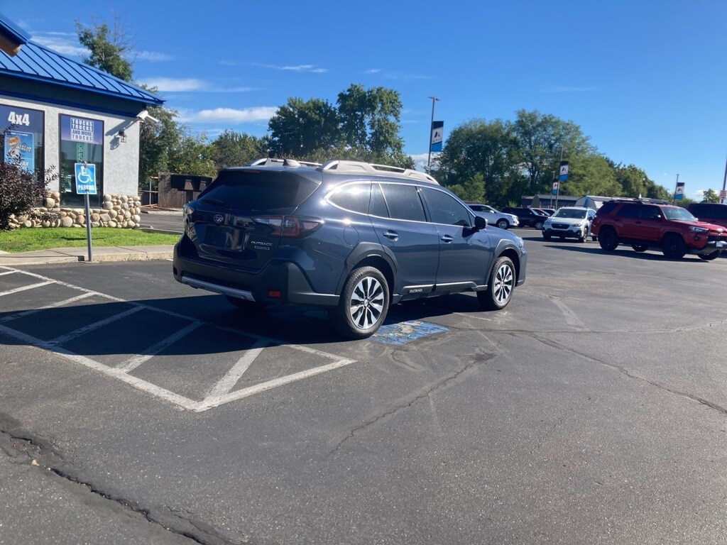 2023 Subaru Outback Touring photo 2