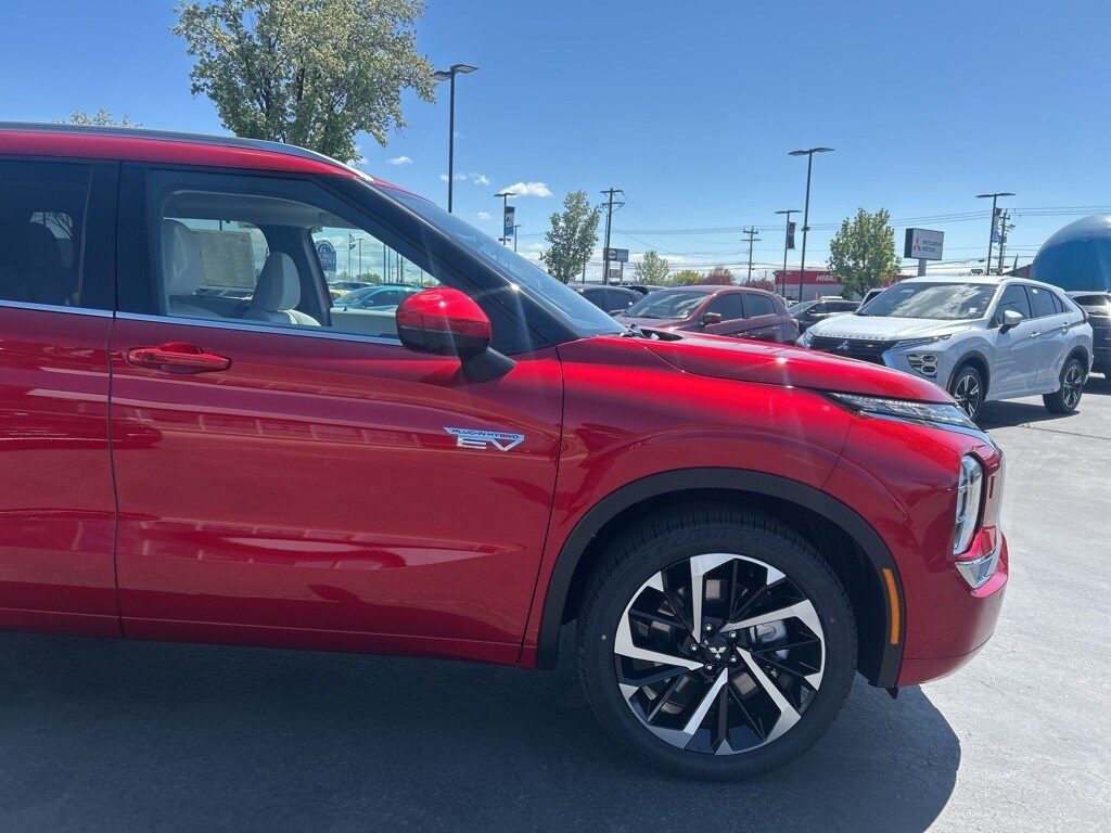 2025 Mitsubishi Outlander PHEV SEL photo 4