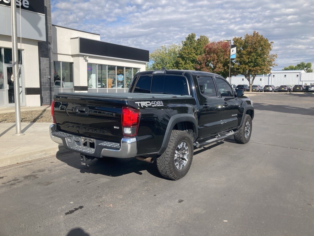 2018 Toyota Tacoma TRD Off-Road V6 photo 3