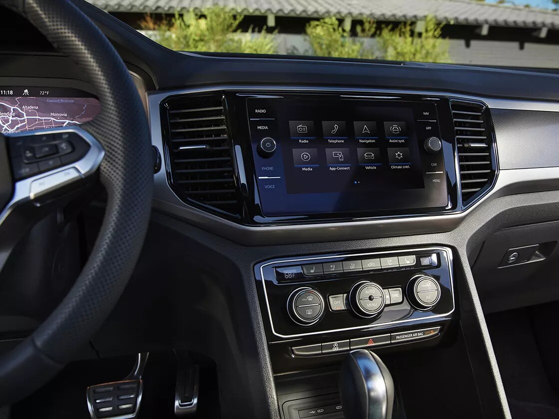 2021 Volkswagen Atlas Cross Sport is equipped touchscreen display technology