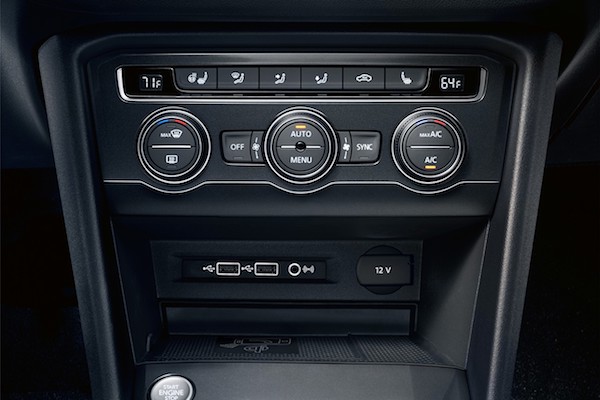 2020 Volkswagen Tiguan dual-zone automatic climate control
