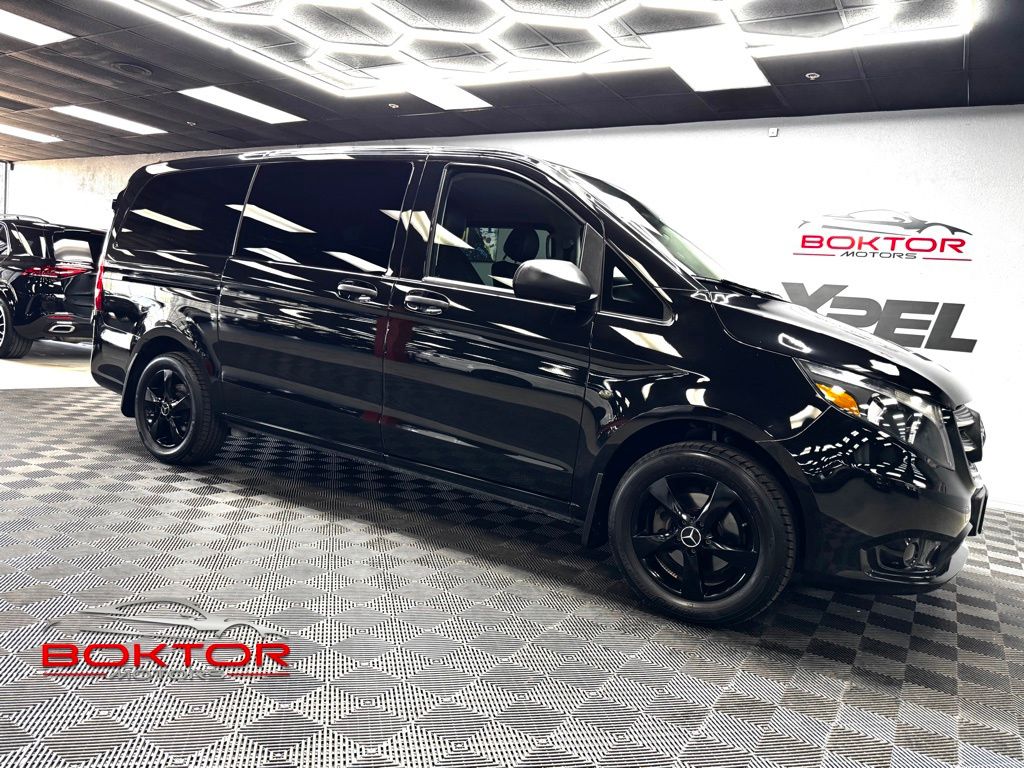 2018 Mercedes-Benz Metris Passenger Van Base