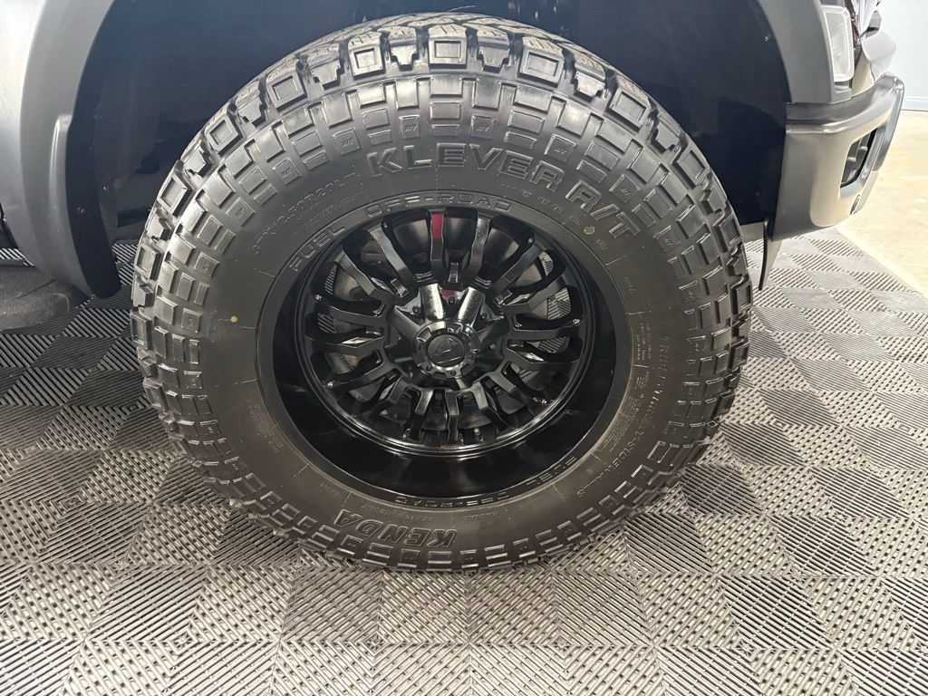 2022 Ford F-150 Raptor - Photo 18