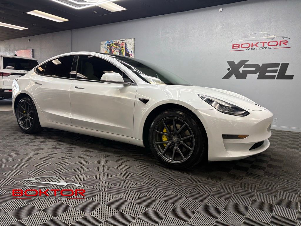 2020 Tesla Model 3 Standard Range Plus's photo