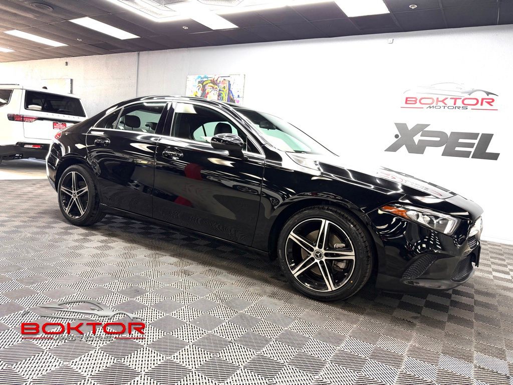 2019 Mercedes-Benz A-Class A220's photo