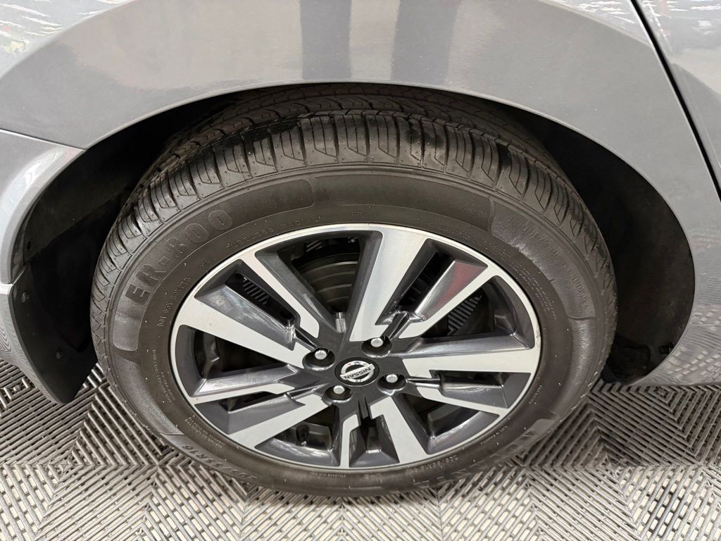 2021 Nissan Versa Sedan SV - Photo 18