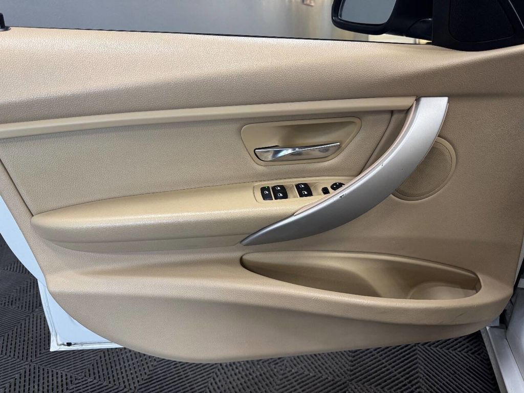 2015 BMW 3 Series 320i - Photo 39