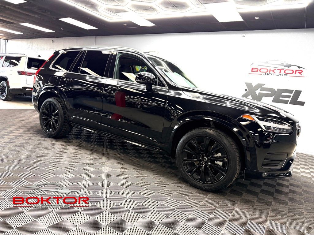 2020 Volvo XC90 T6 Momentum AWD's photo