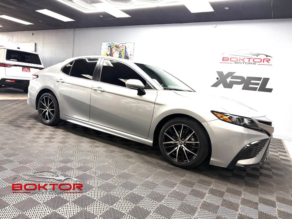 Used 2022 Toyota Camry SE Sedan