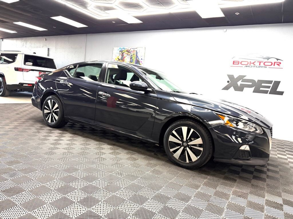 Used 2022 Nissan Altima 2.5 SV Sedan