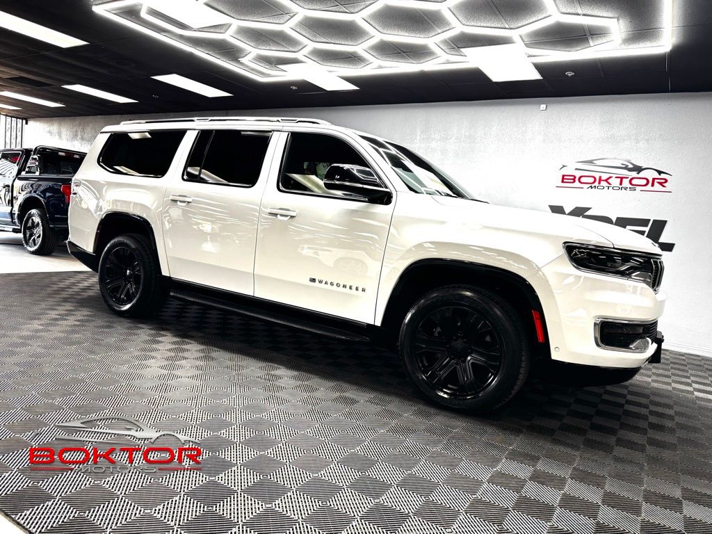 2024 Jeep Wagoneer L's photo