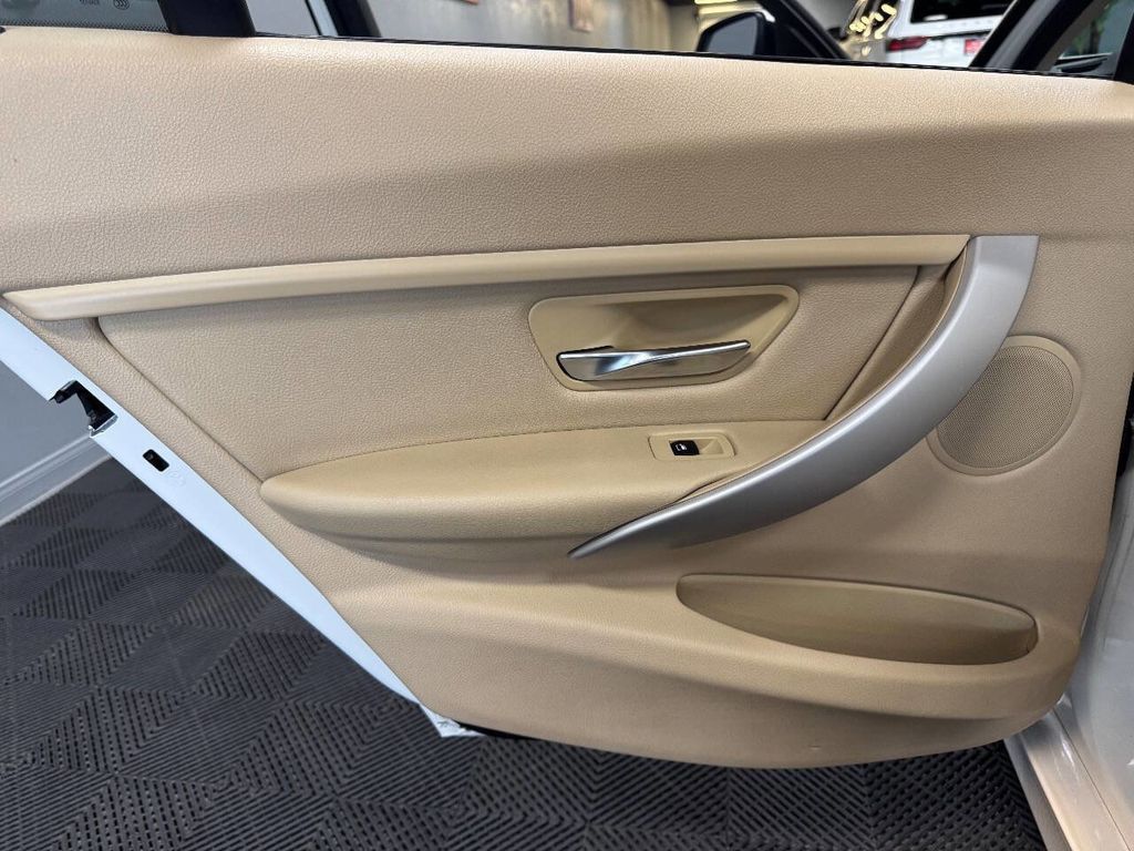 2015 BMW 3 Series 320i - Photo 47