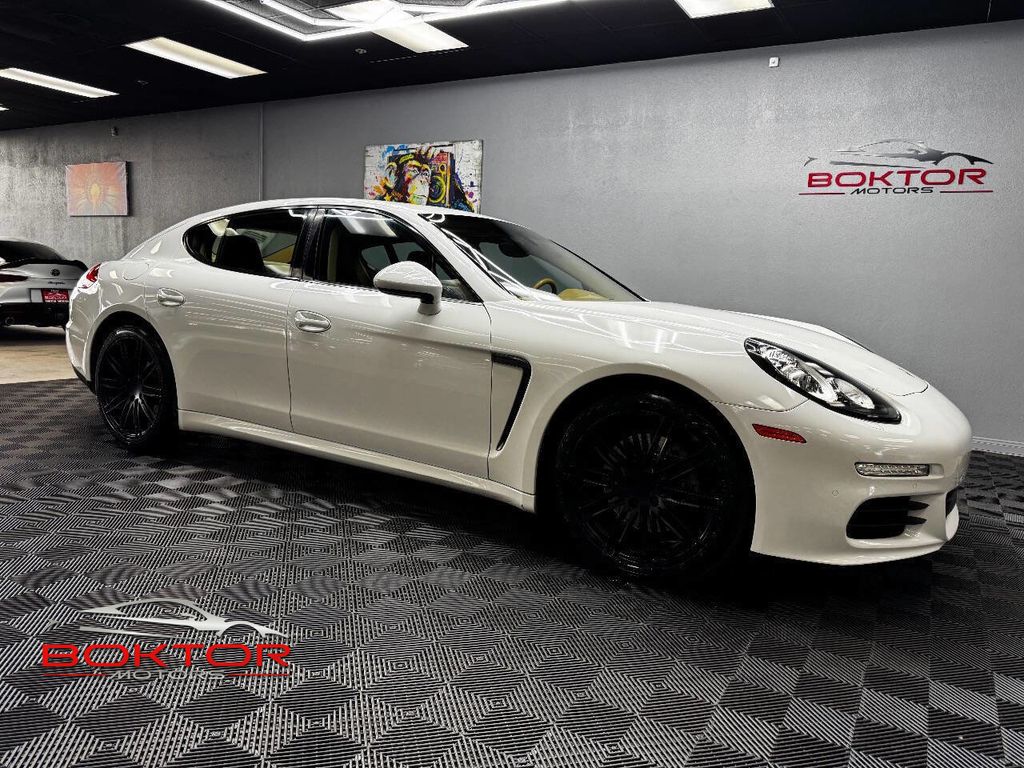 2015 Porsche Panamera Base
