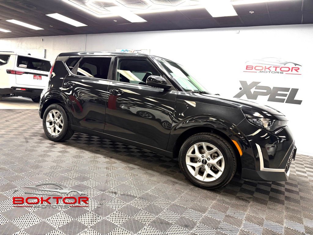 2023 Kia Soul 2.0L LX IVT's photo