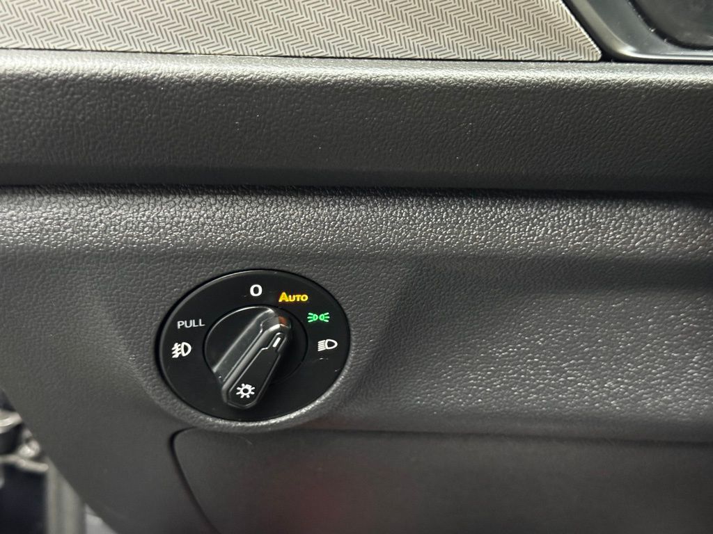 2019 Volkswagen Jetta R-Line - Photo 31