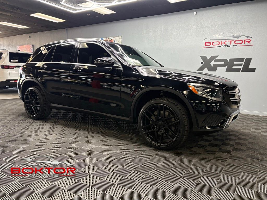 2017 Mercedes-Benz GLC GLC300's photo