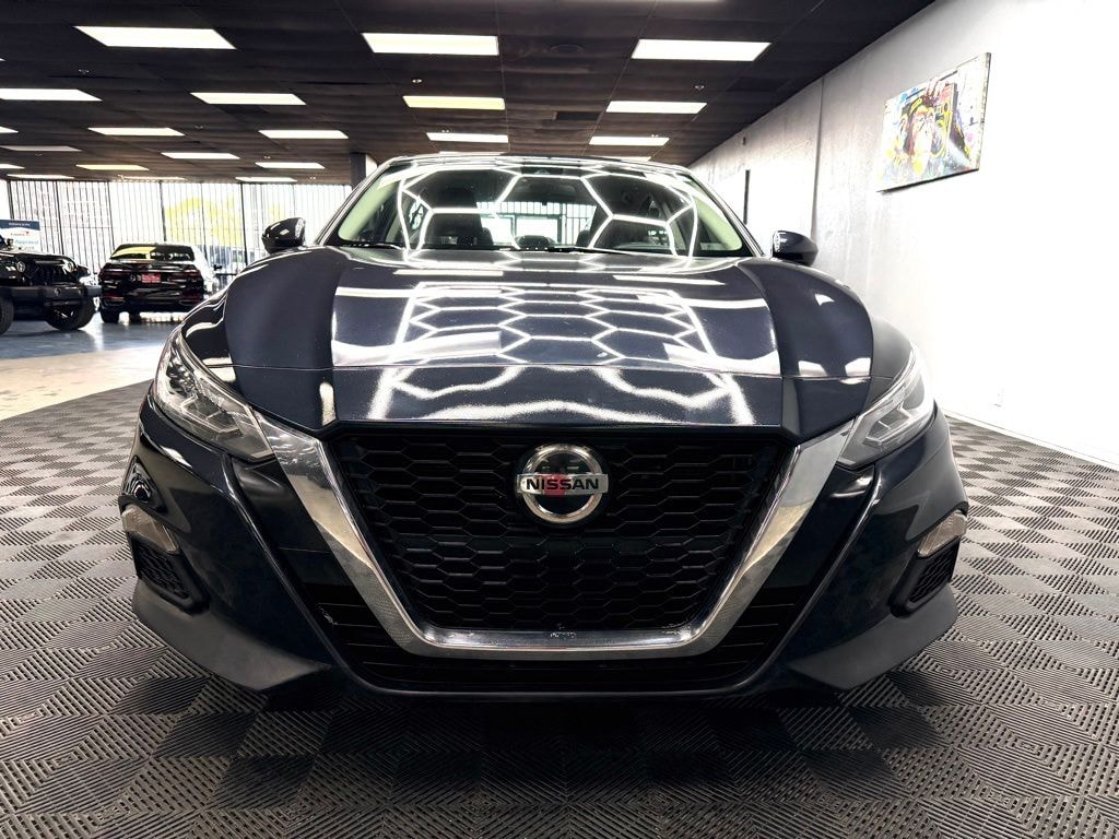 Used 2022 Nissan Altima 2.5 SV Sedan